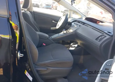 2011 Toyota Prius Two from USA, damaged, VIN JTDKN3DU0B1382181